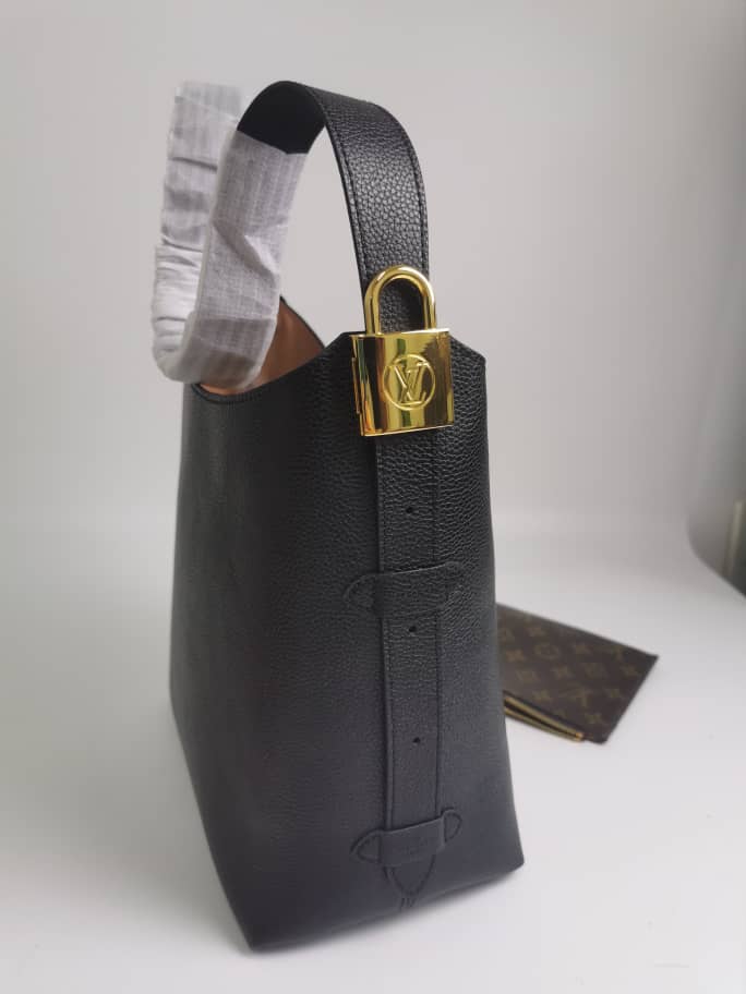 Iconic Set: Louis Vuitton Low Key Hobo Bag Mm And Low Key Compact Wallet - Image 9