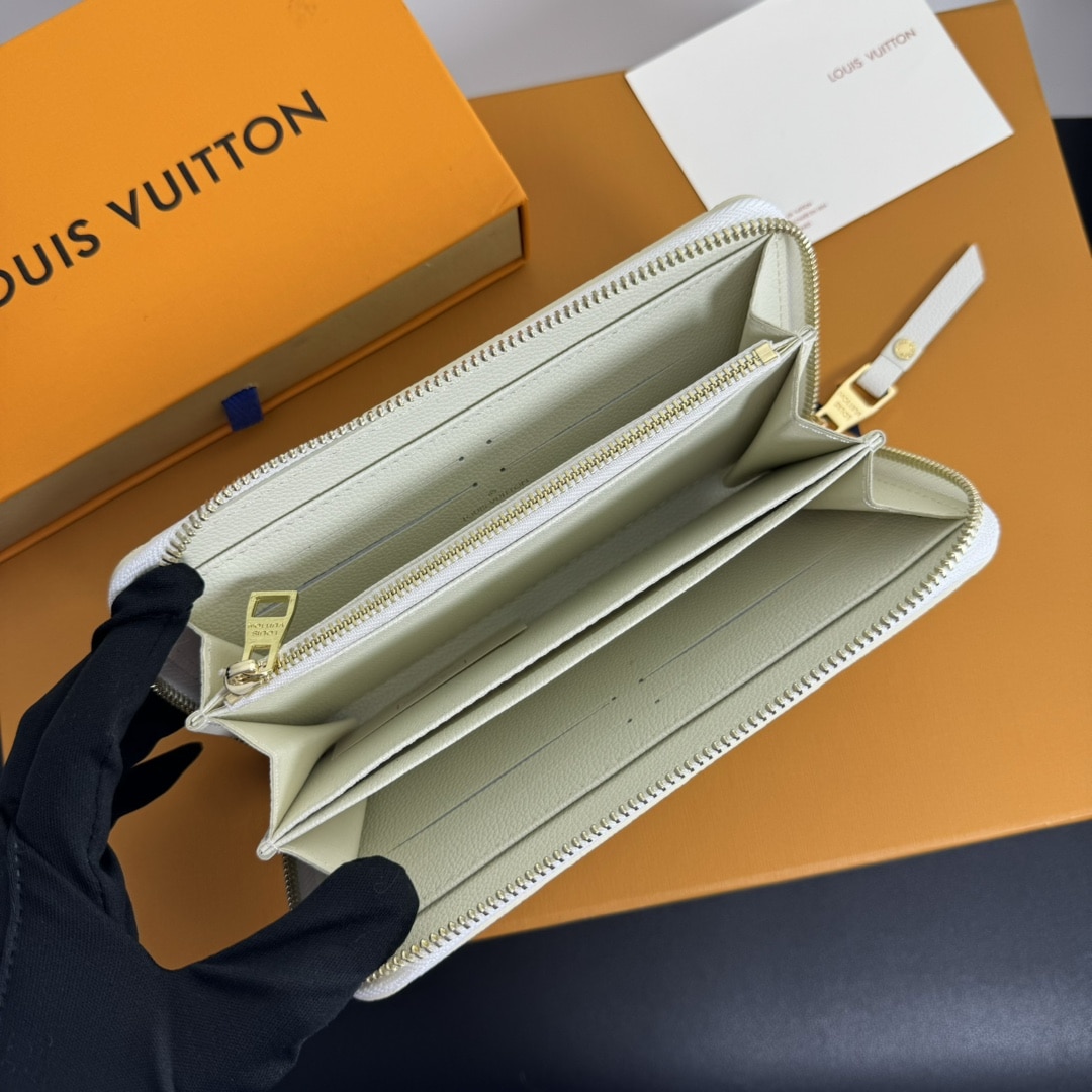 Iconic Set: Louis Vuitton Low Key Cabas Mm And Zippy Wallet - Image 11