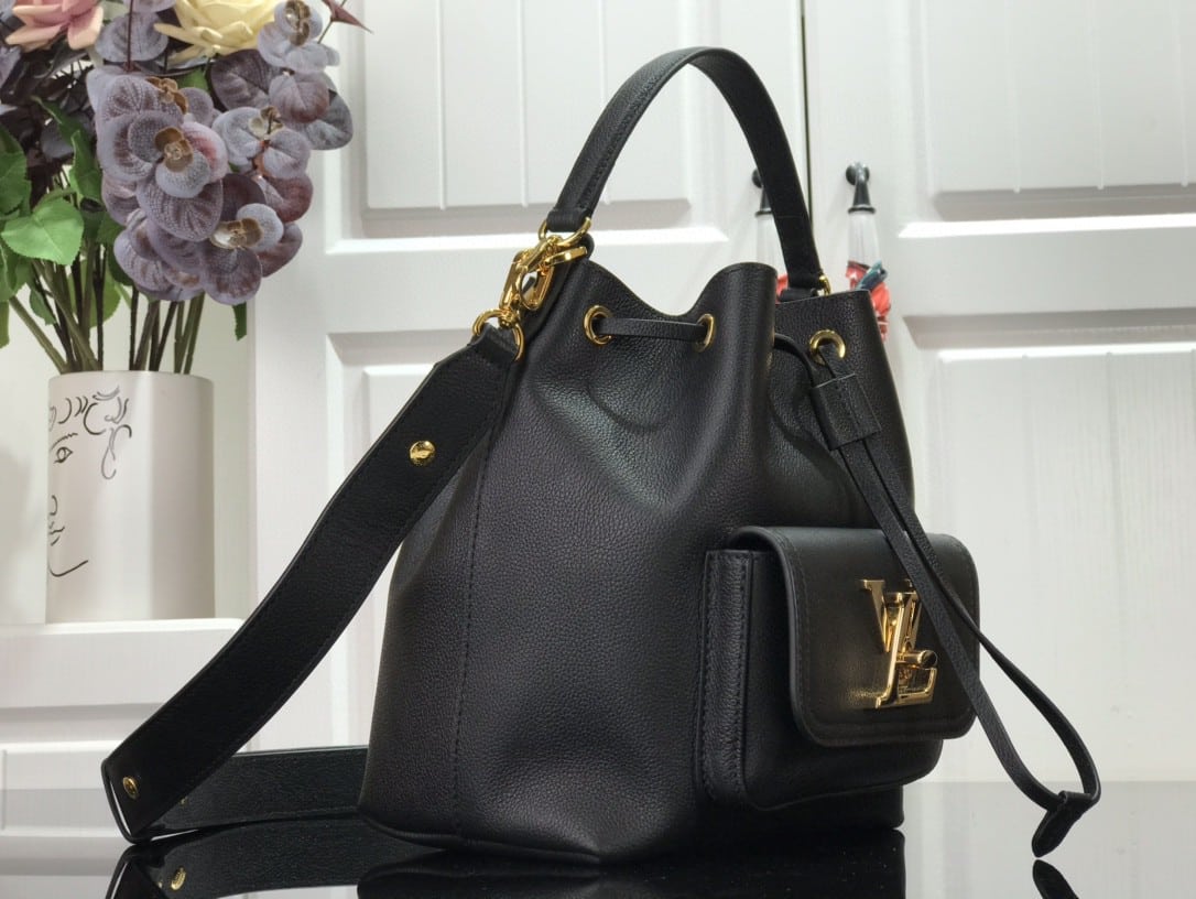 Louis Vuitton Lockme Bucket 23Cm Black M57687 - Image 9