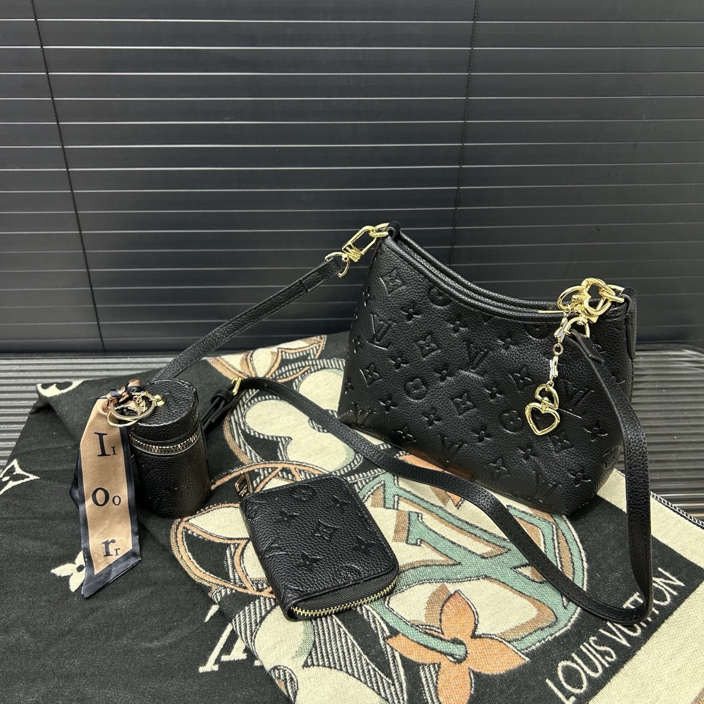 Gift Set: Louis Vuitton Carryall Bag In Monogram Canvas With Zippy Coin Purse And Scarf Monogram Black - Image 2