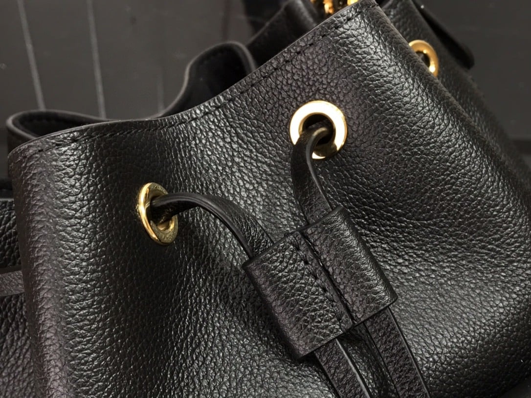 Louis Vuitton Lockme Bucket 23Cm Black M57687 - Image 6
