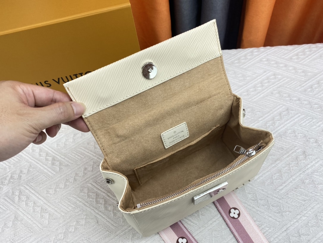 Louis Vuitton Cluny Mini Cream M58928 - Image 6