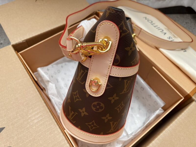 Alternative view of Louis Vuitton Duffle Bag M43587