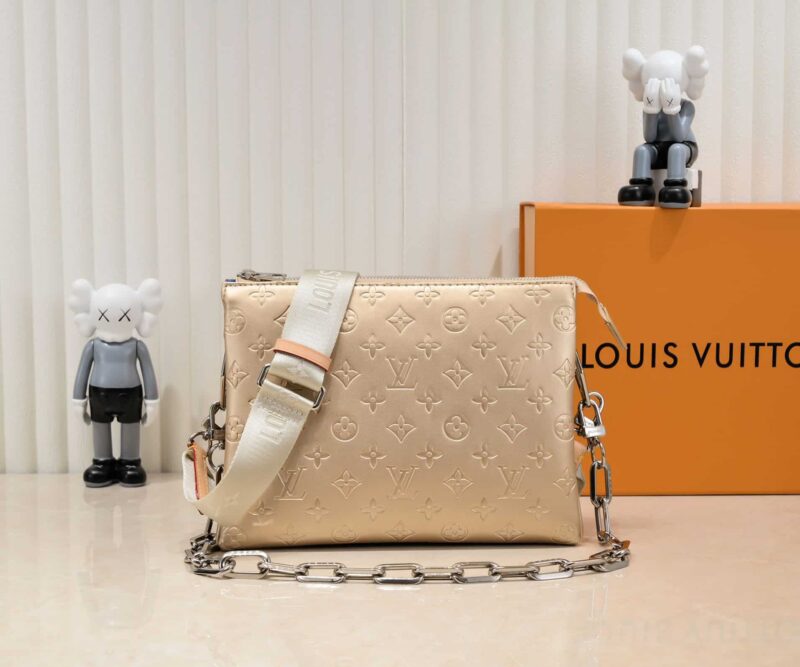 Alternative view of Louis Vuitton Coussin PM Gold 26Cm M59278