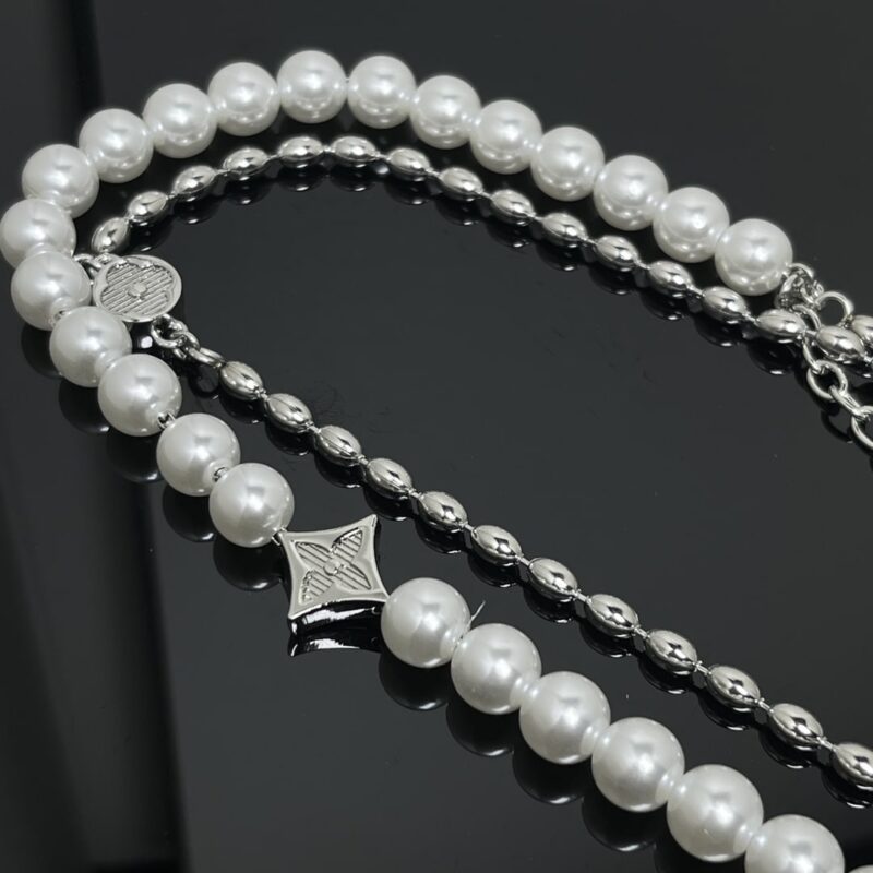 Alternative view of Louis Vuitton Pearls Fusion Necklace Silver M01781