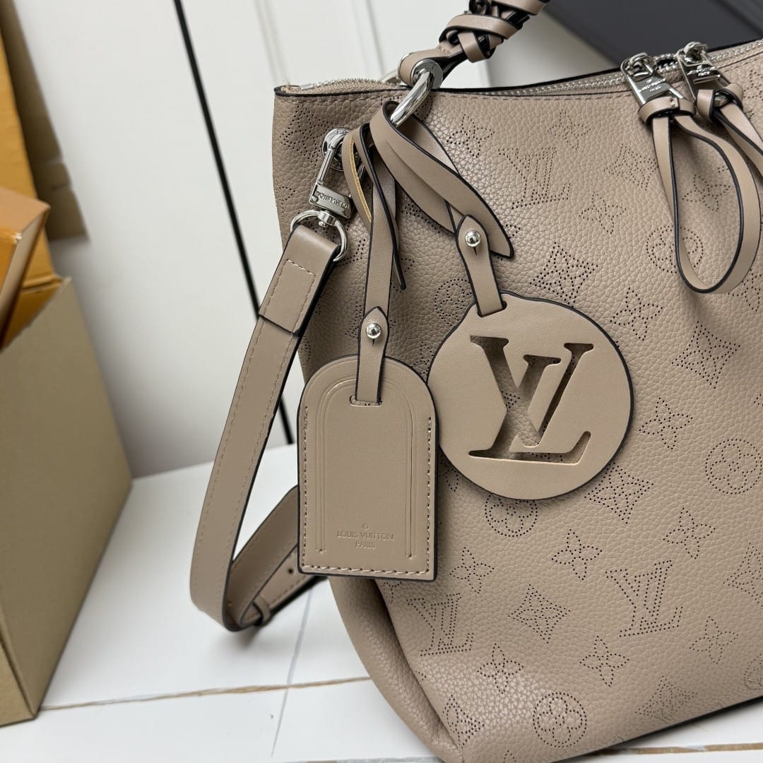 Louis Vuitton Beaubourg Hobo MM Galet Gray 32Cm M56084 - Image 8