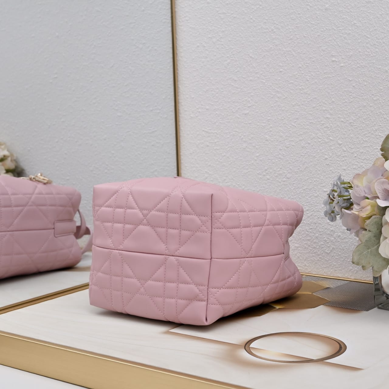Dior Small Dior Toujours Vertical Tote Bag Pink 18Cm M2835OSNW M29N - Image 4