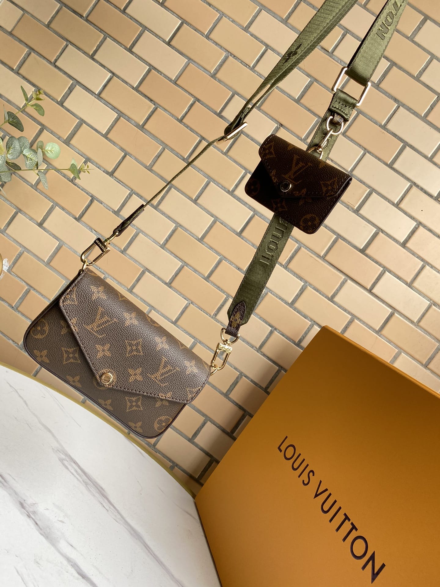 Louis Vuitton Félicie Strap And Go 17Cm Green M80091 - Image 11