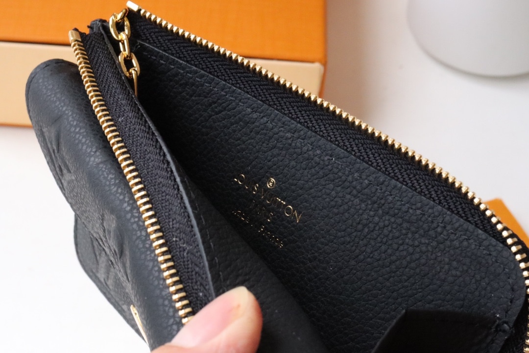 Louis Vuitton Card Holder Recto Verso 13Cm Black M69421 - Image 5