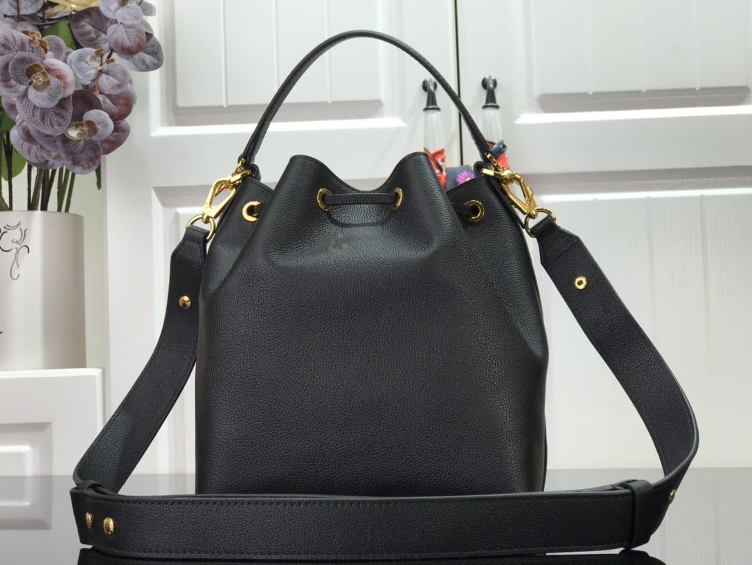 Louis Vuitton Lockme Bucket 23Cm Black M57687 - Image 8