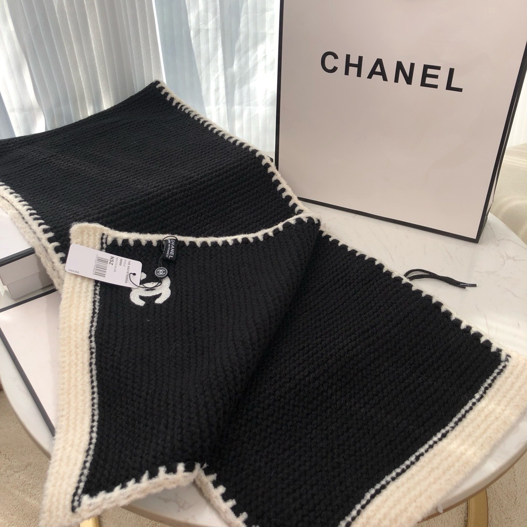 Chanel 23A Cashmere Scarf Black And White 170Cm - Image 7