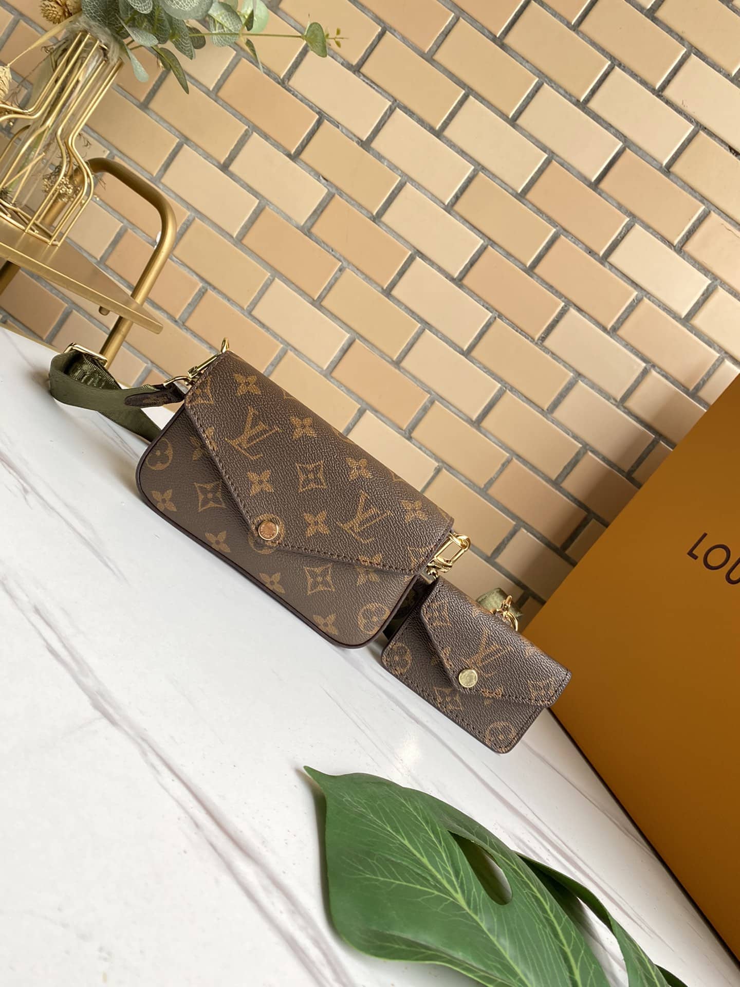 Louis Vuitton Félicie Strap And Go 17Cm Green M80091 - Image 10