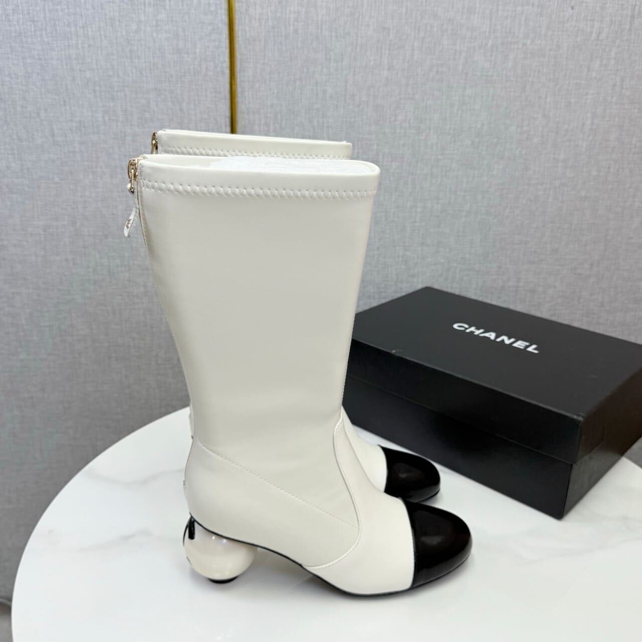 Chanel Mid Boots Smooth Leather White And Black G46776 B22203 U4187 - Image 3