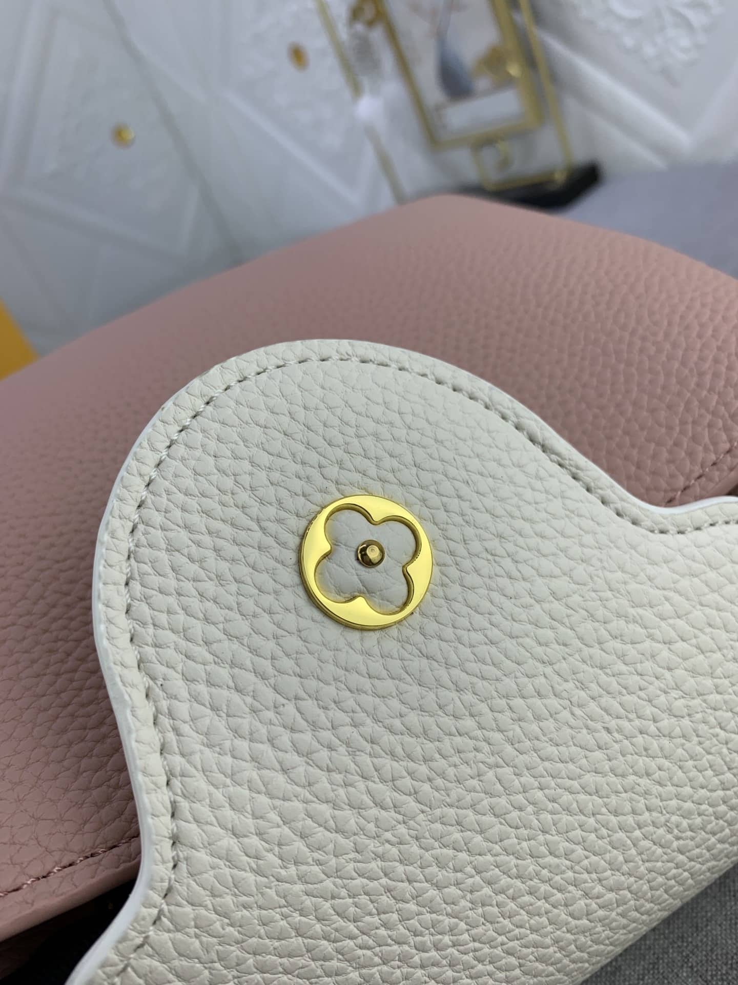 Louis Vuitton Capucines BB Trianon Pink 27Cm M21045 - Image 9