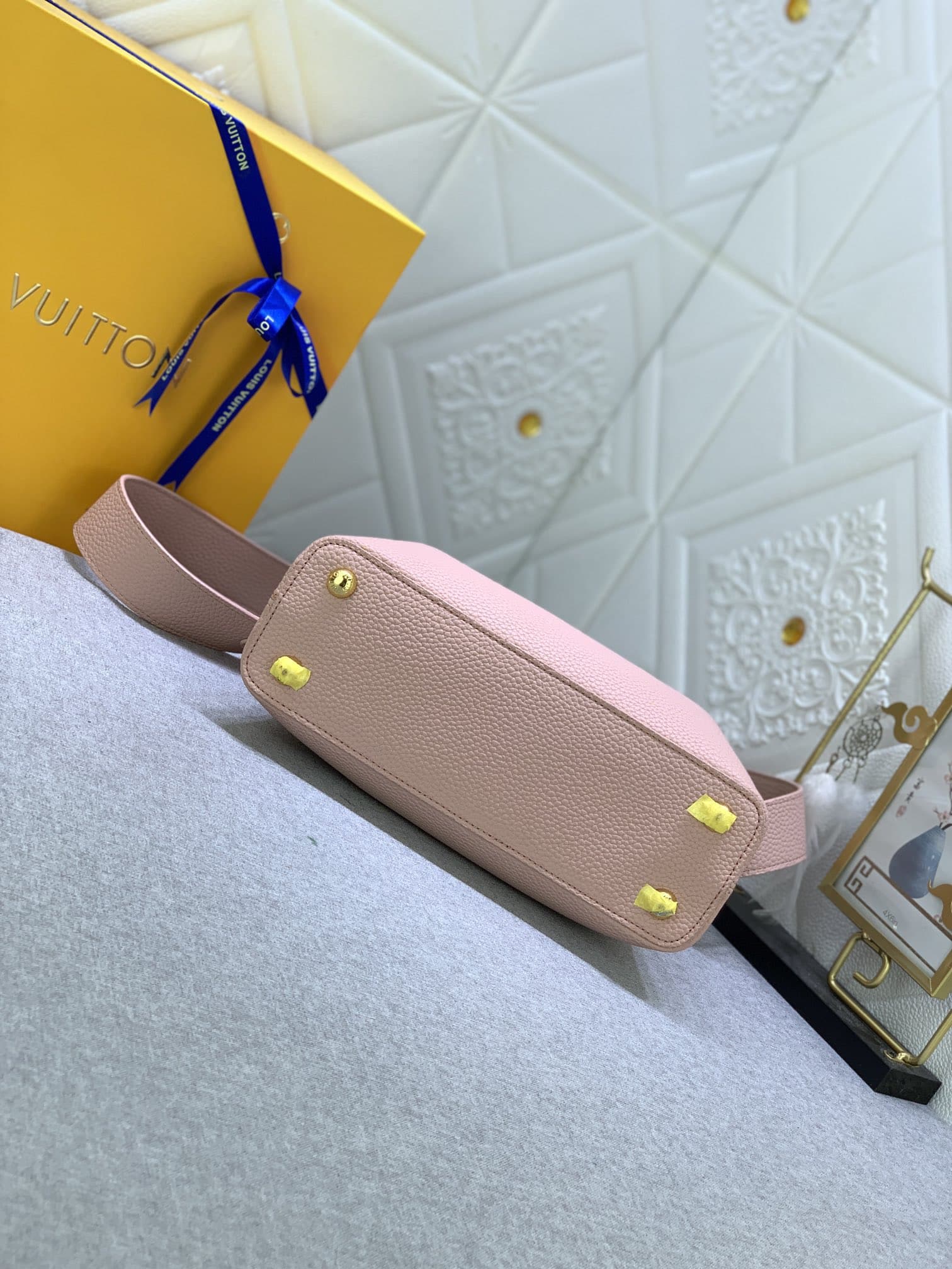 Louis Vuitton Capucines BB Trianon Pink 27Cm M21045 - Image 3