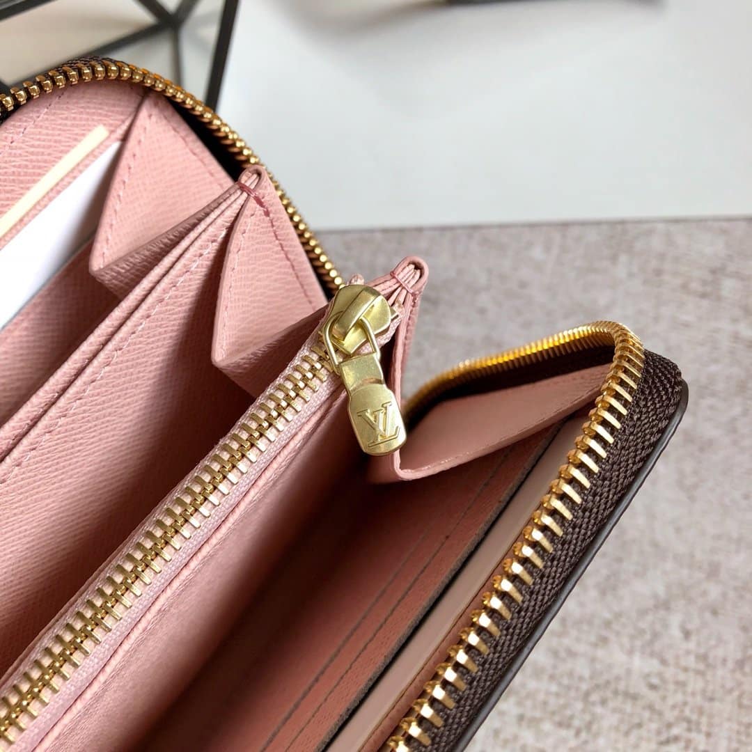 Summer Set: Louis Vuitton Keepall Bandoulière 55 Damier Ebene And Zippy Wallet Damier Ebene - Image 10