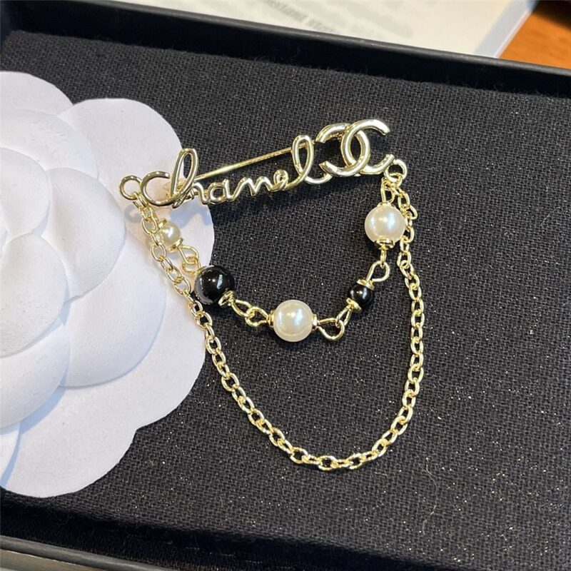 Alternative view of Chanel Metallic Pearl Brooch AB7957 B07771 NH122