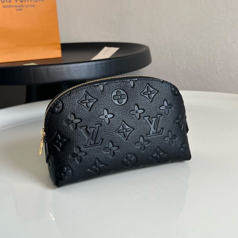 Alternative view of Louis Vuitton Cosmetic Pouch Black 17Cm