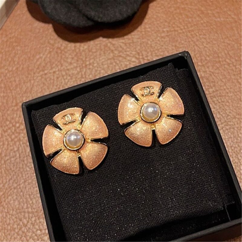 Alternative view of Chanel Stud Earrings Metal Resin And Glass Pearls Gold Pink Pearly White