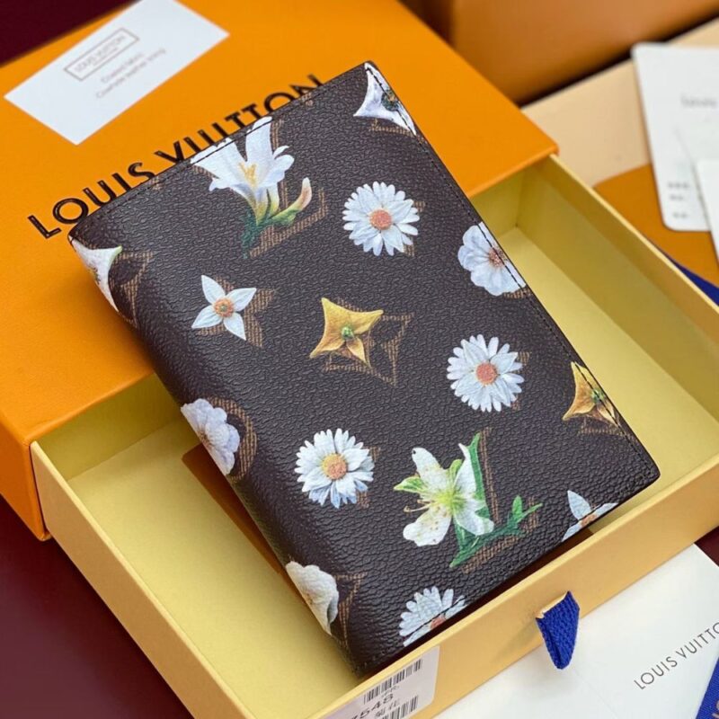 Alternative view of Louis Vuitton Passport Cover Monogram Flowers Brown 14Cm M27548
