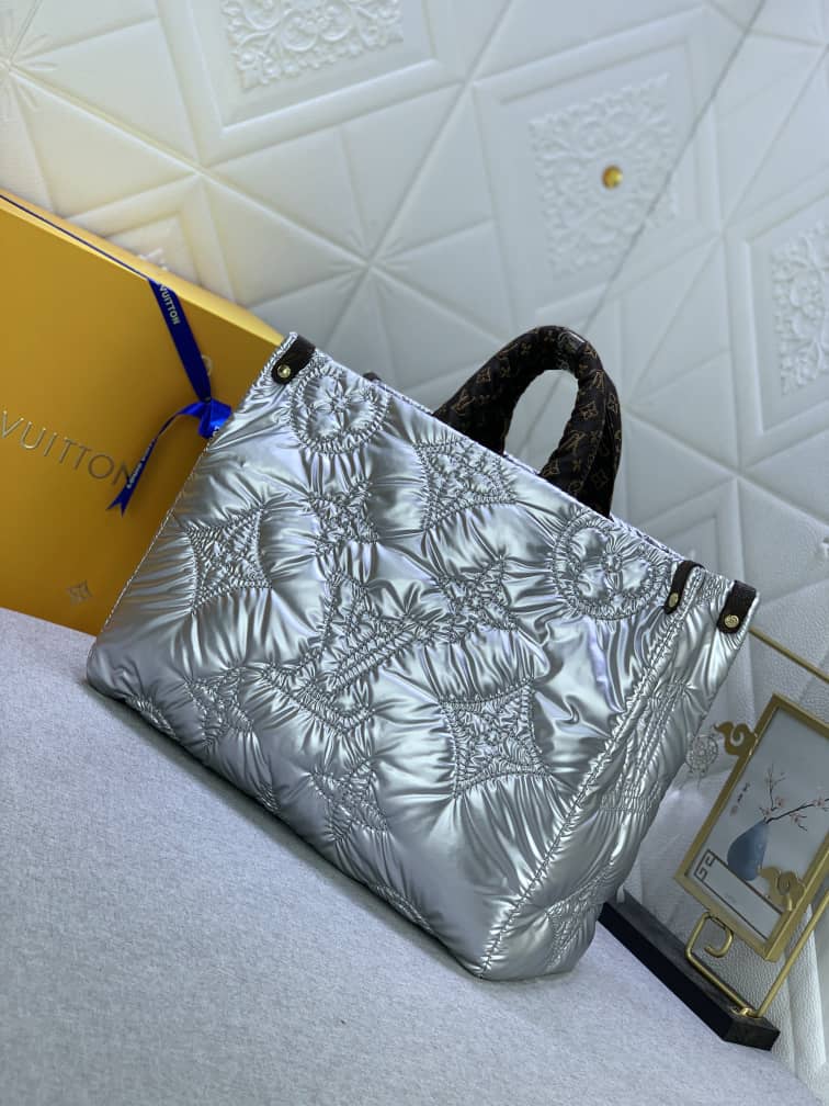 Alternative view of Louis Vuitton Onthego Pillow Handbag Silver 34Cm