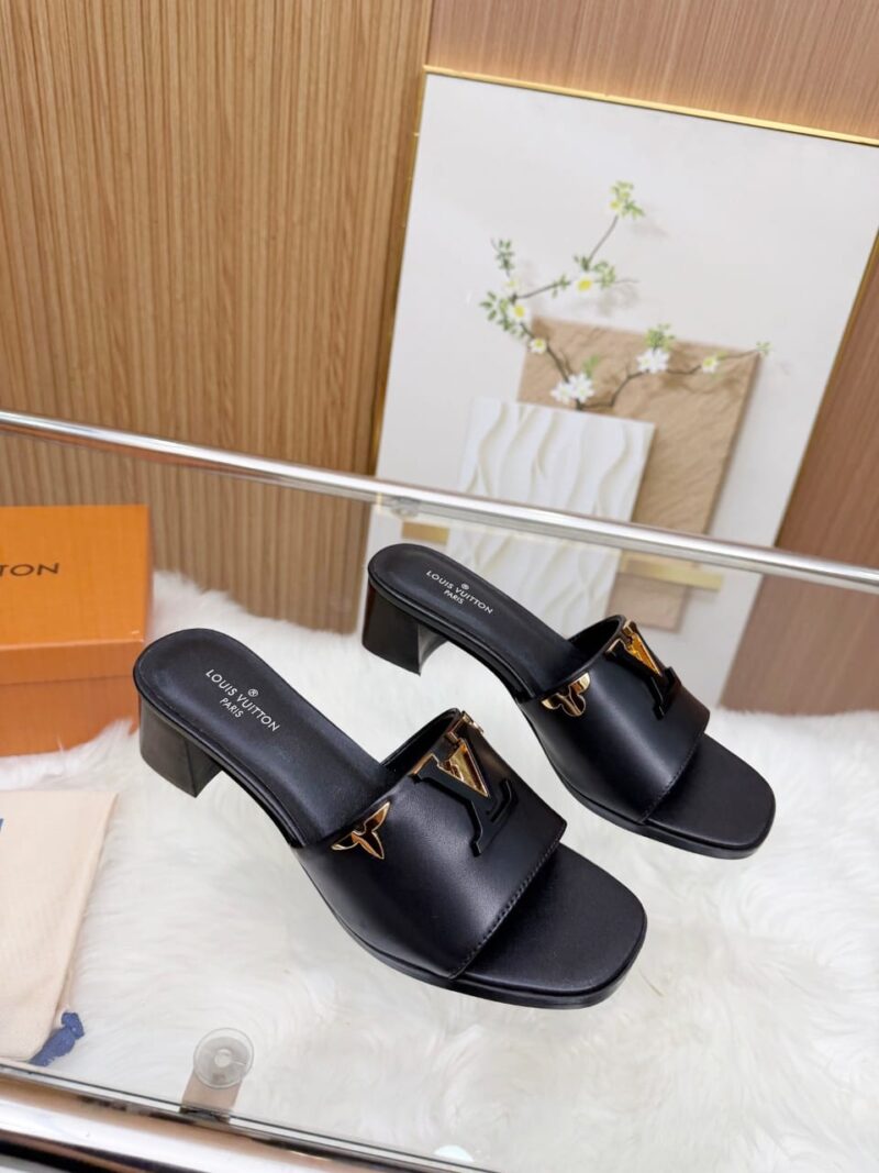 INVOICE FOR MS. Nasrin Jordan (2 SHOES + 1 GIFT)