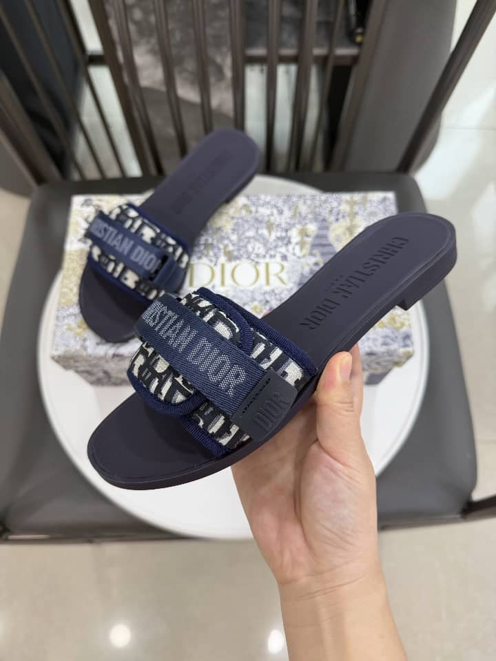 INVOICE FOR MS. Wendy Karyo (2 PAIRS OF SHOES)